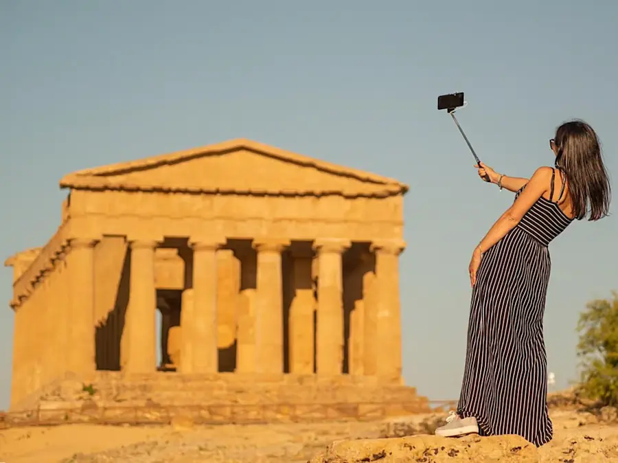 Tal der Tempel von Agrigent auf Sizilien bei Sonnenuntergang, griechische Tempel zur goldenen Stunde, UNESCO