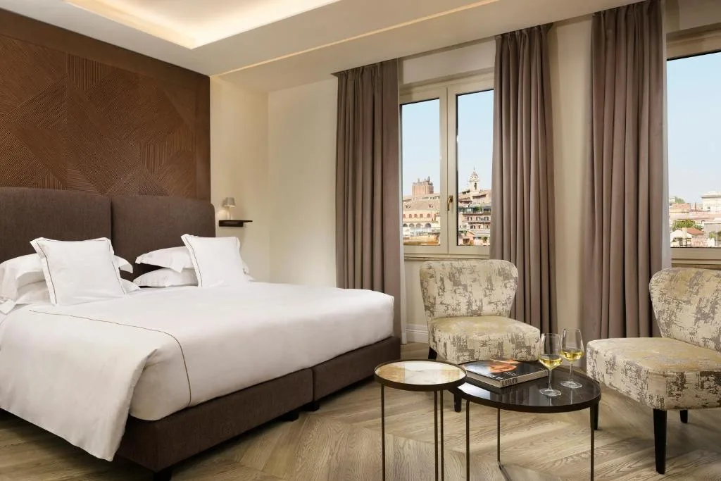 FH55 Grand Hotel Palatino Rome — grand hôtel 4 étoiles Via Cavour dans le quartier Monti à 5 minutes à pied du Colisée avec petit-déjeuner buffet généreux