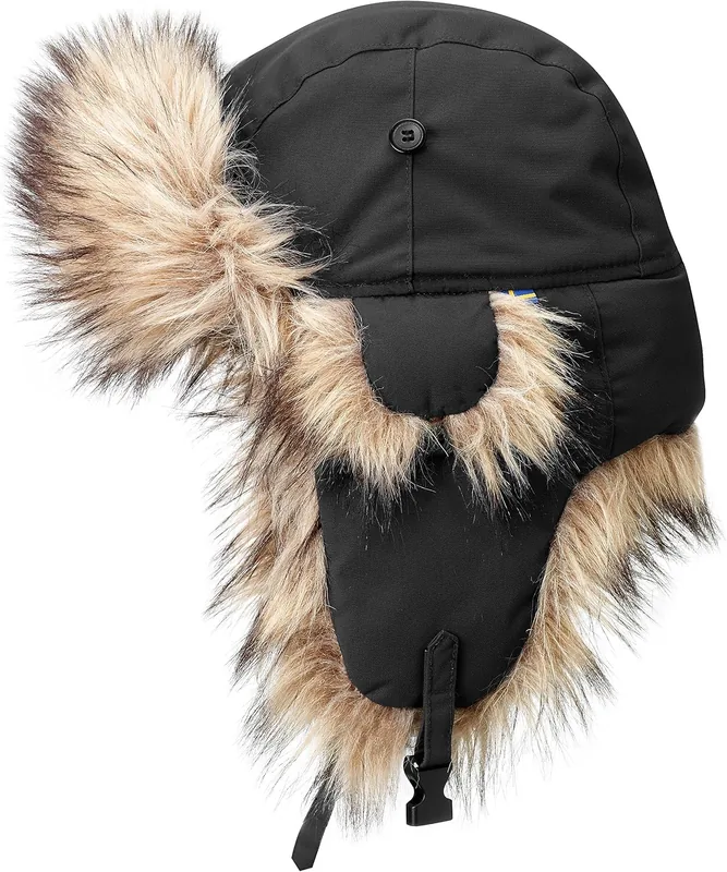 Gorro chapka Fjällräven Nordic Heater negro con orejeras abatibles para el frío extremo