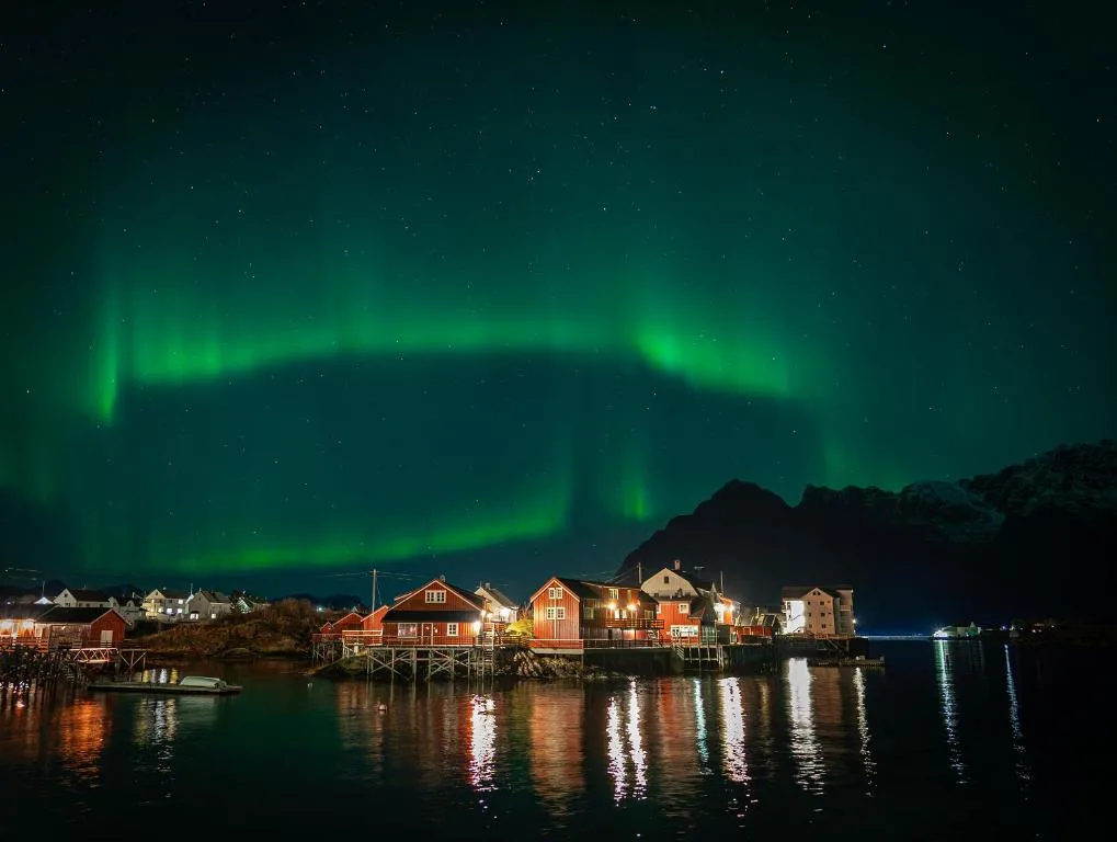 Henningsvaer Rorbuer Lofoten Cottages am Meer Fischerdorf