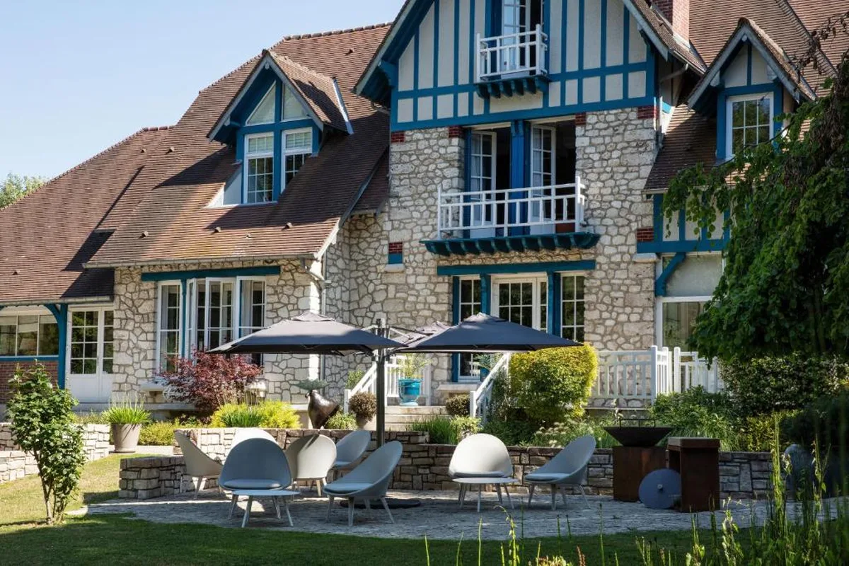 Le Jardin des Plumes in Giverny: Hotel mit Restaurant und Garten in der Nähe von Monets Gärten