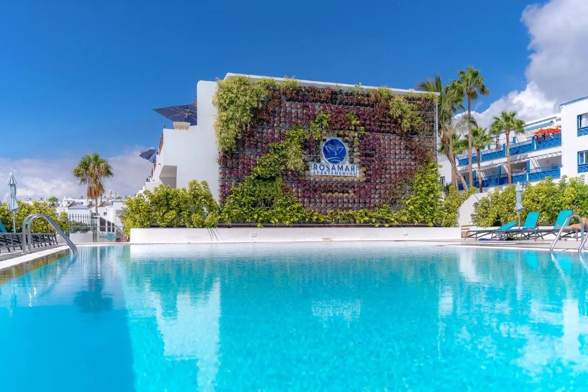 Rosamar Apartamentos Puerto del Carmen Lanzarote residencial con piscina cerca de la playa