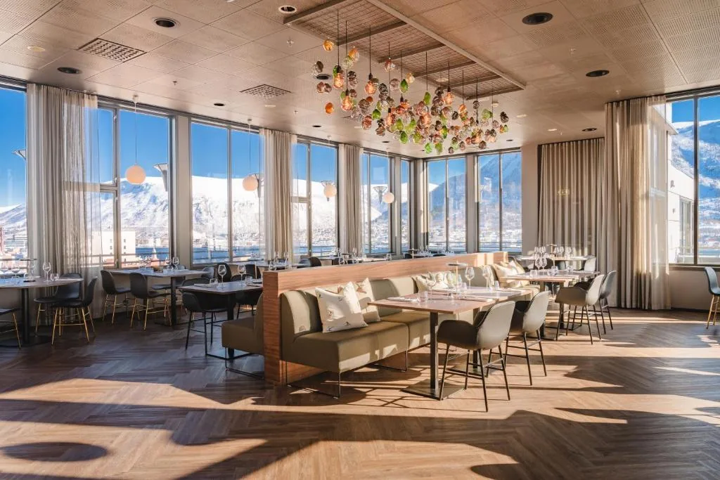St Elisabeth Hotel & Spa à Tromsø en Norvège, hôtel avec piscine intérieure chauffée, spa et petit-déjeuner panoramique au dernier étage