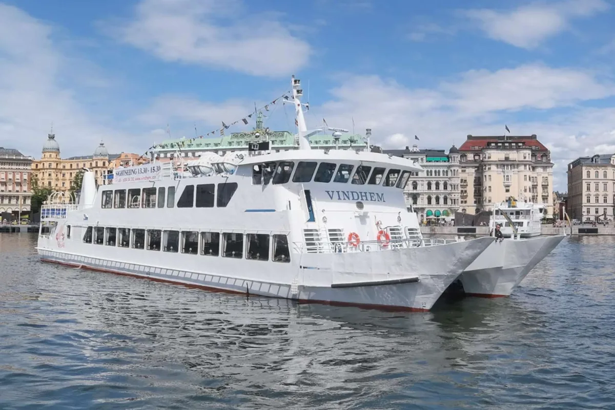 Bootstour durch die Schären von Stockholm an Bord der M/S Vindhem mit schwedischem Fika