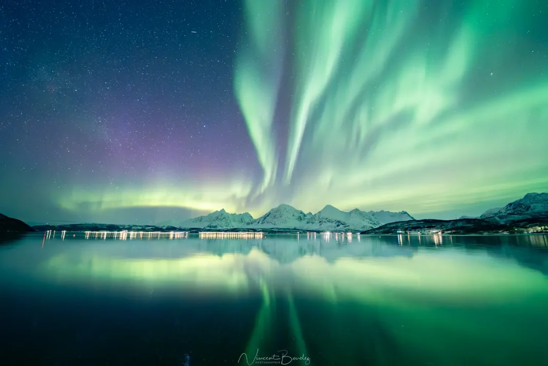 Photo aurores boréales hiver alpes lyngen tromso norvege Photo aurores boréales hiver alpes lyngen tromso norvege