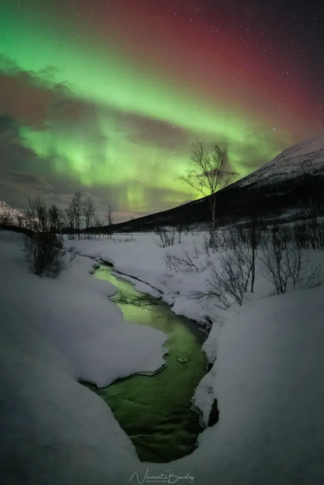 Aurores boréales rivière norvege tromso hiver Aurores boréales rivière norvege tromso hiver