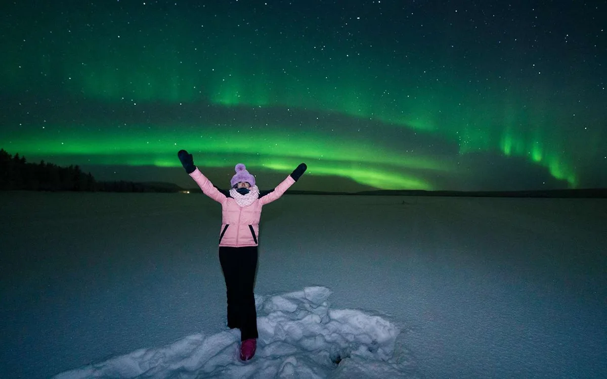 Small group northern lights hunt with Into North and full refund guarantee in Rovaniemi Finnish Lapland