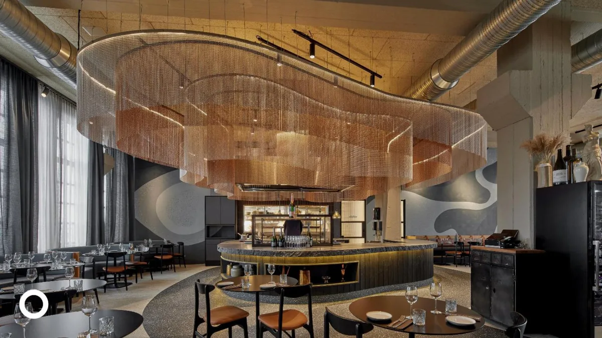 Restaurante y bar del Grandi by Center Hotels, barrio del puerto viejo de Reykjavik